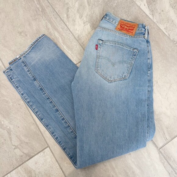 Levi's 501 Light Wash Blue Denim Jeans 30 x 32 Leather Patch - Picture 1 of 6